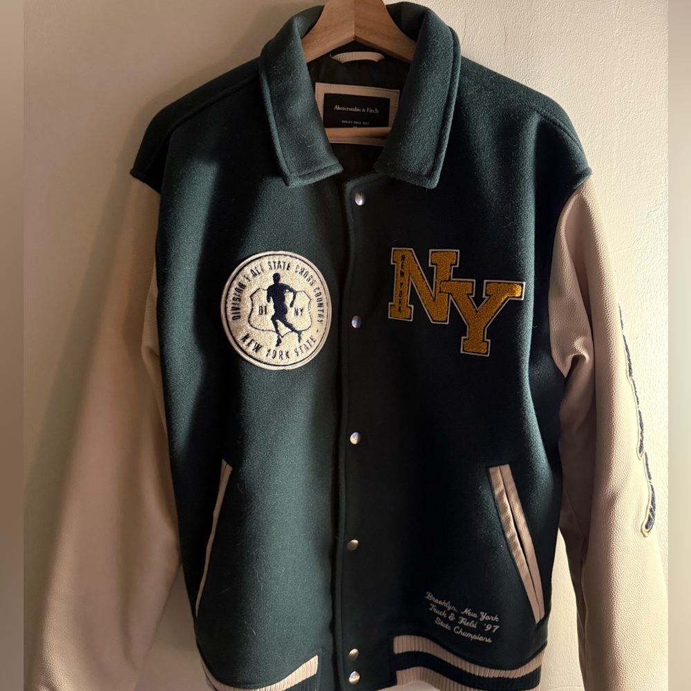 Abercrombie & Fitch Varsity Letterman
Med Jacket